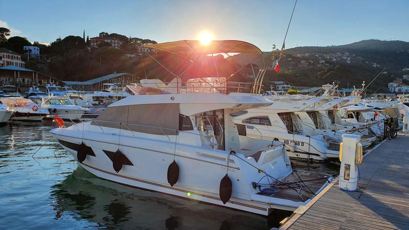 Book yachts online - motorboat - Prestige 420 Fly - My NAIMA - rent