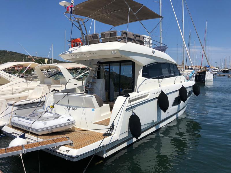 Book yachts online - motorboat - Prestige 420 Fly - My NAIMA - rent