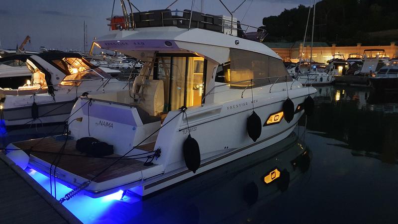 Book yachts online - motorboat - Prestige 420 Fly - My NAIMA - rent