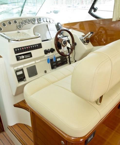 Book yachts online - motorboat - Prestige 46 Fly-a - Cobalt Blu - rent