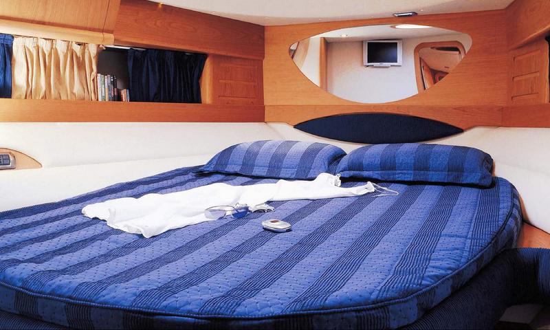 Book yachts online - motorboat - Blu Martin 46 HT - Eden Sea - rent