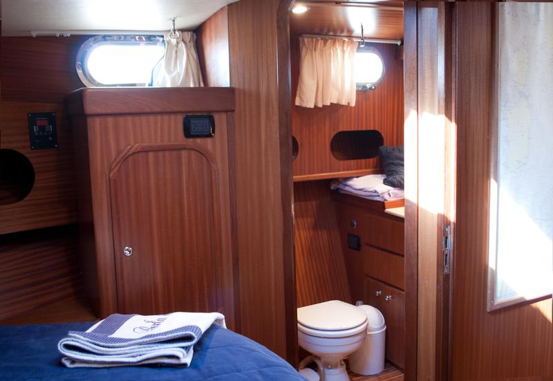 Book yachts online - motorboat - Sciallino 40 - Perla di mare - rent