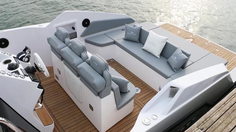 Book yachts online - powercatamaran - Aurea 30 'Cabin Dream Daycruiser - Igor - rent