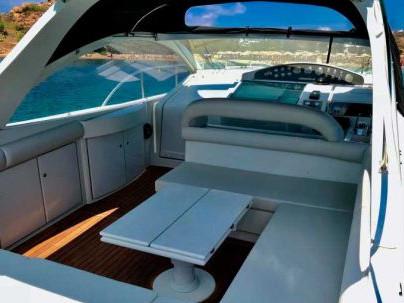 Book yachts online - motorboat - Pershing 39 - Mai dire mai - rent
