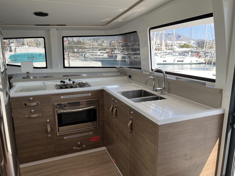 Book yachts online - catamaran - Bali 4.4 - Emmelia - rent