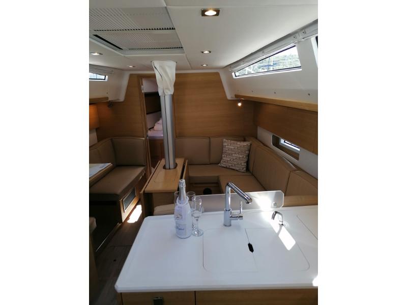 Book yachts online - sailboat - Elan E5 - LINA new 2020+AC - rent