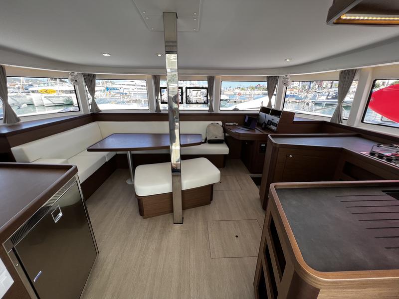 Book yachts online - catamaran - Lagoon 42 - Odessa - rent