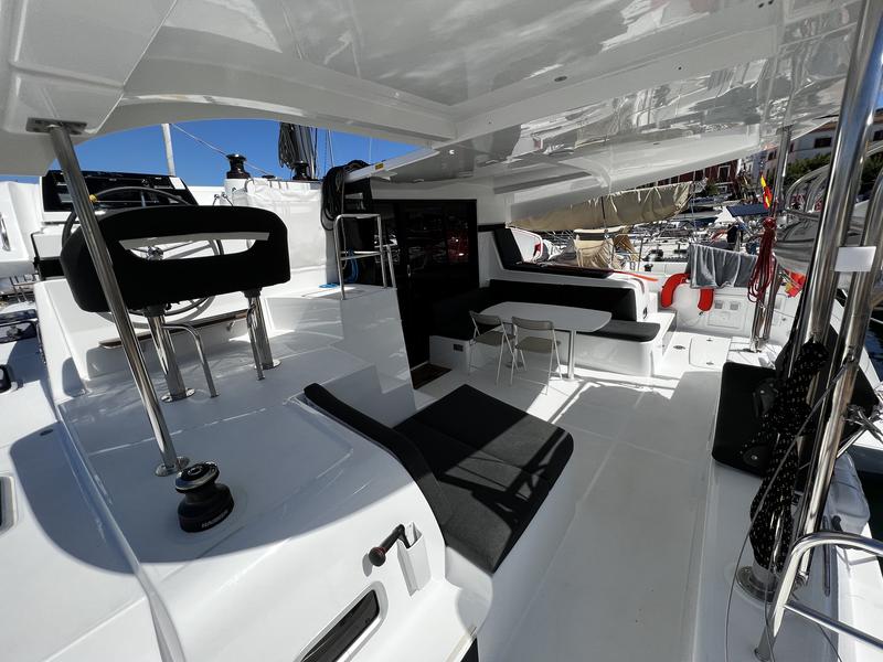Book yachts online - catamaran - Lagoon 42 - Odessa - rent