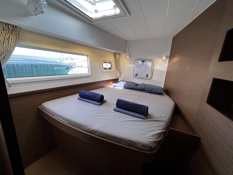 Book yachts online - catamaran - Lagoon 42 - Odessa - rent