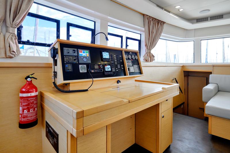 Book yachts online - catamaran - Lagoon 52F - Neptuno  - rent