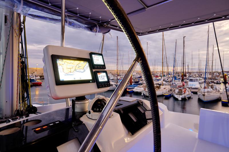 Book yachts online - catamaran - Lagoon 52F - Neptuno  - rent