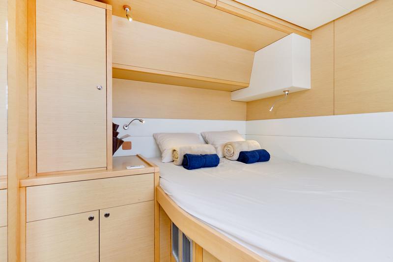 Book yachts online - catamaran - Lagoon 52F - Neptuno  - rent