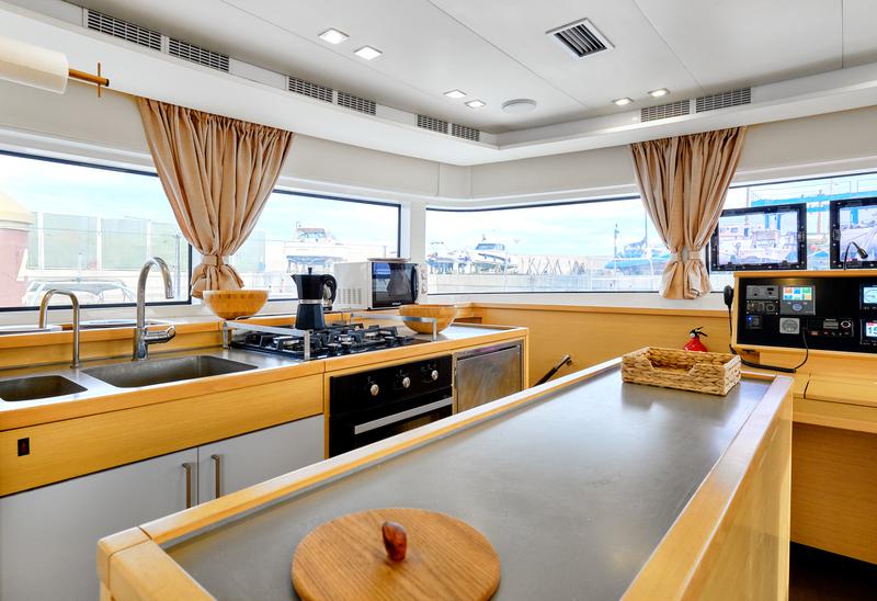 Book yachts online - catamaran - Lagoon 52F - Neptuno  - rent