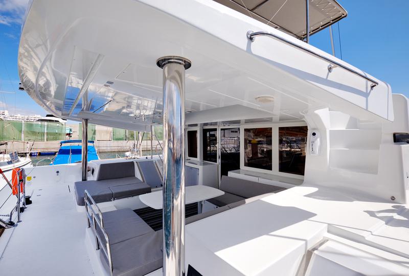 Book yachts online - catamaran - Lagoon 52F - Neptuno  - rent