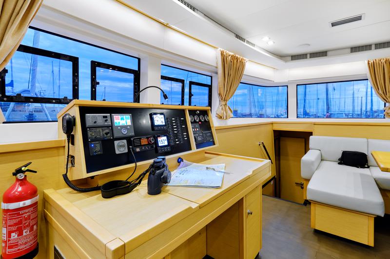 Book yachts online - catamaran - Lagoon 52F - Neptuno  - rent