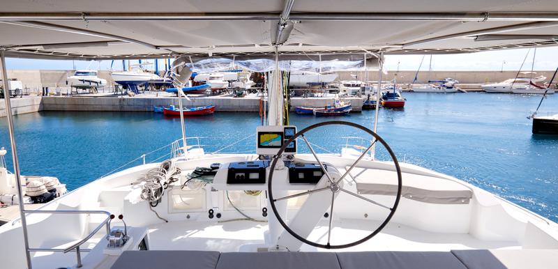 Book yachts online - catamaran - Lagoon 52F - Neptuno  - rent