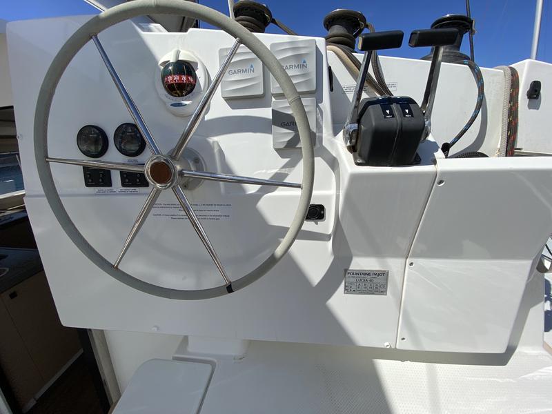 Book yachts online - catamaran - Lucia 40 - Aquila (!!!from Monday!) - rent