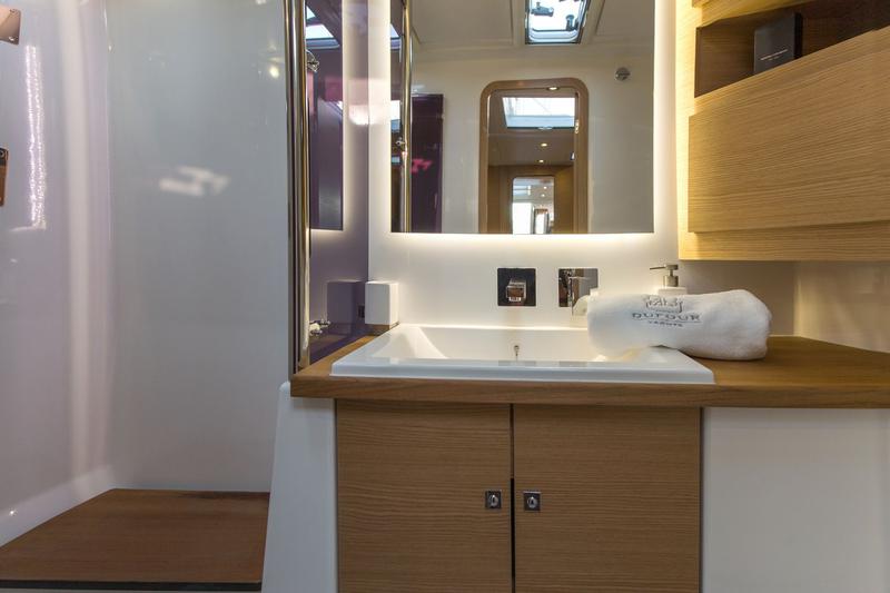 Book yachts online - sailboat - Dufour 56 Exclusive - INVICTUS - rent