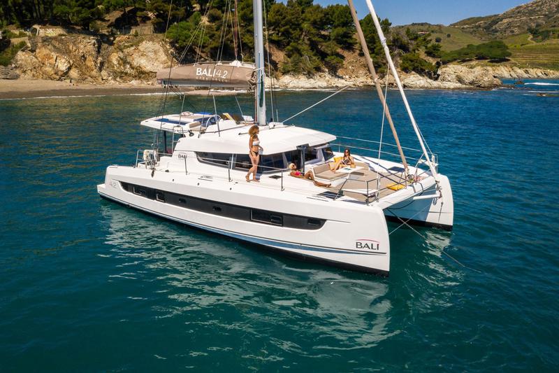 Book yachts online - catamaran - Bali 4.2 - Satisfaction - rent