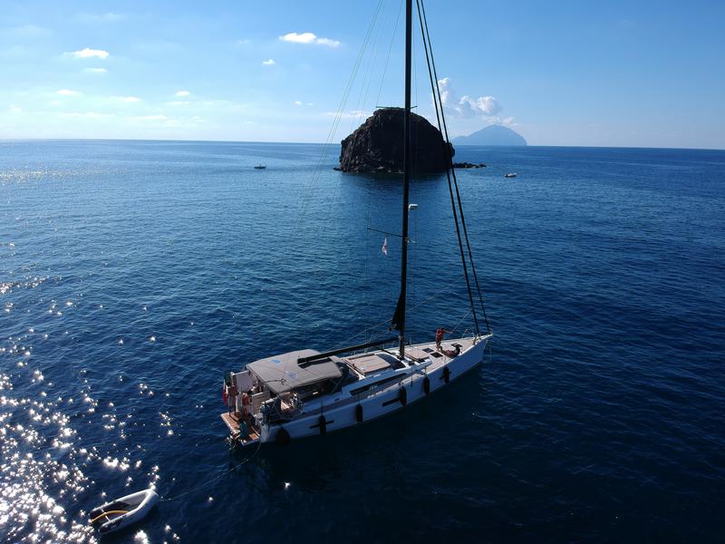 Book yachts online - sailboat - Dufour 56 Exclusive - INVICTUS - rent