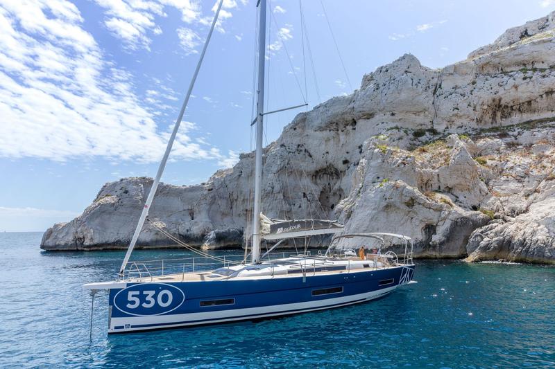 Book yachts online - sailboat - Dufour 530 - PERSEIDE - rent