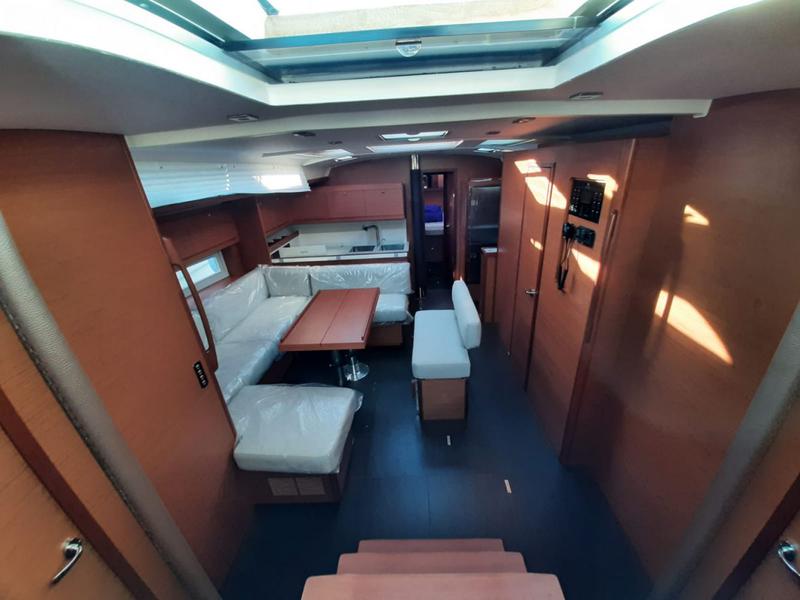 Book yachts online - sailboat - Dufour 530 - PERSEIDE - rent