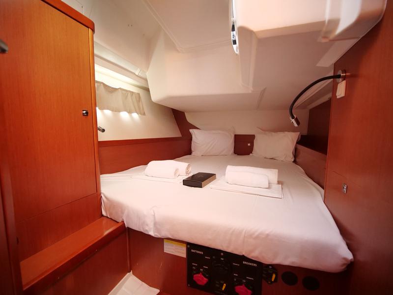 Book yachts online - sailboat - Oceanis 45 - Bella - rent