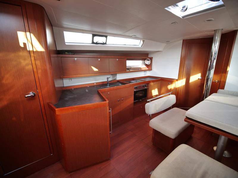 Book yachts online - sailboat - Oceanis 45 - Bella - rent