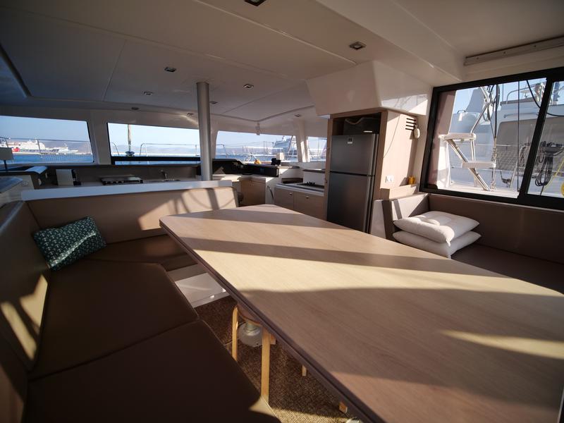 Book yachts online - catamaran - Bali 4.1 - Double Kiss - rent