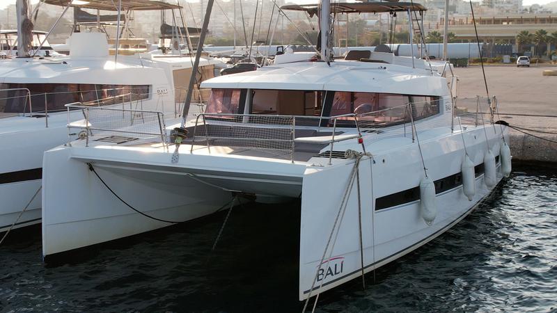 Book yachts online - catamaran - Bali 4.1 - Double Kiss - rent