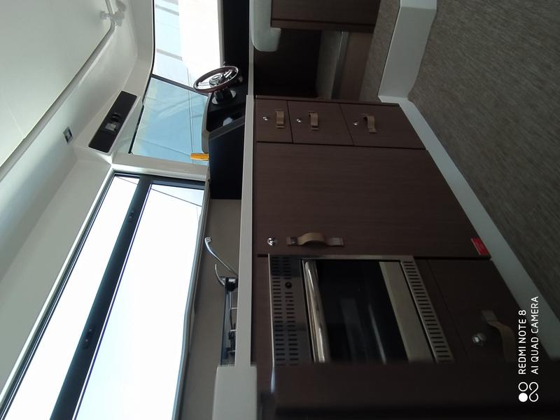 Book yachts online - powercatamaran - Bali 4.3 MY - Flying Dream  - rent