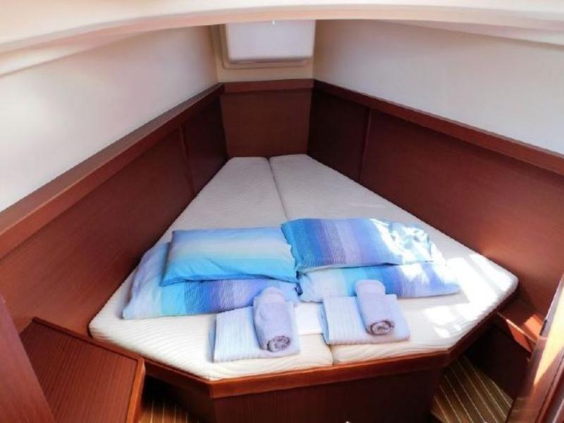 Book yachts online - sailboat - Hanse 415 - Mickey - rent
