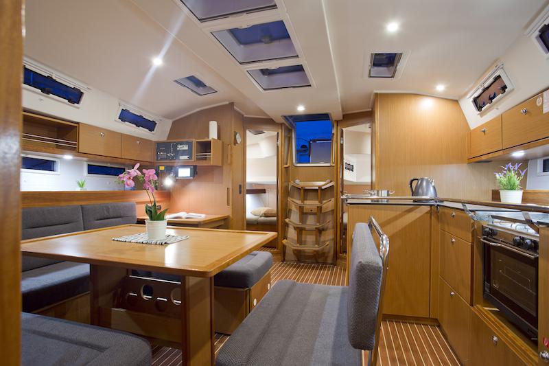 Book yachts online - sailboat - Bavaria 45 - Bonata - rent