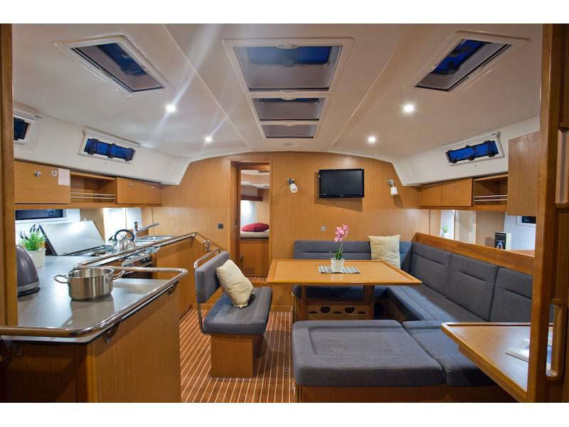 Book yachts online - sailboat - Bavaria 45 - Bonata - rent