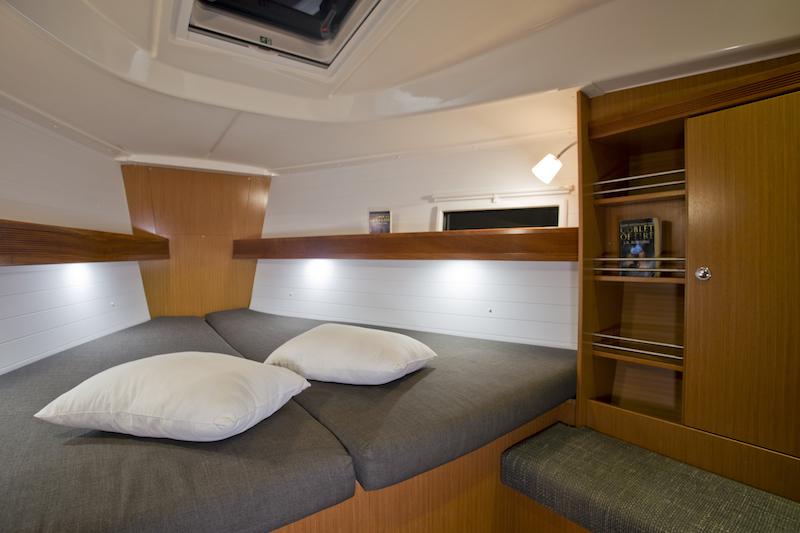 Book yachts online - sailboat - Bavaria 36 Cruiser - Mystic - rent