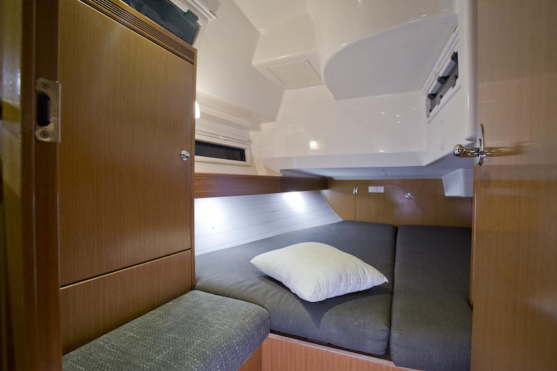 Book yachts online - sailboat - Bavaria 36 Cruiser - Mystic - rent