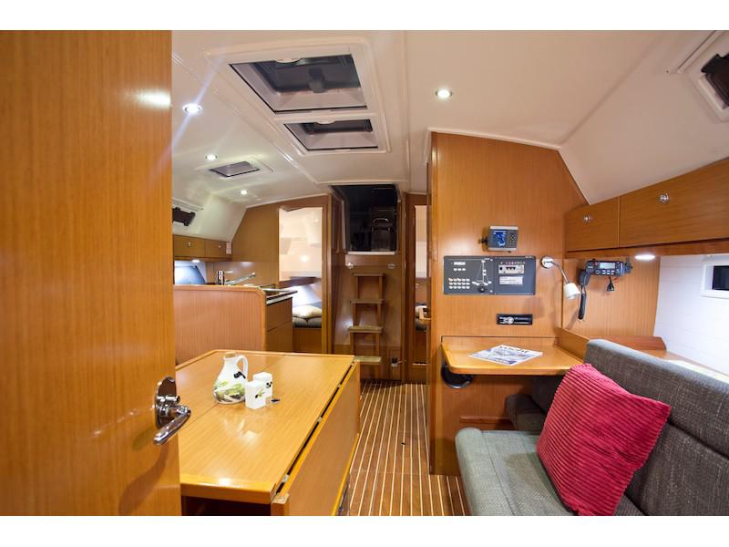 Book yachts online - sailboat - Bavaria 36 Cruiser - Mystic - rent