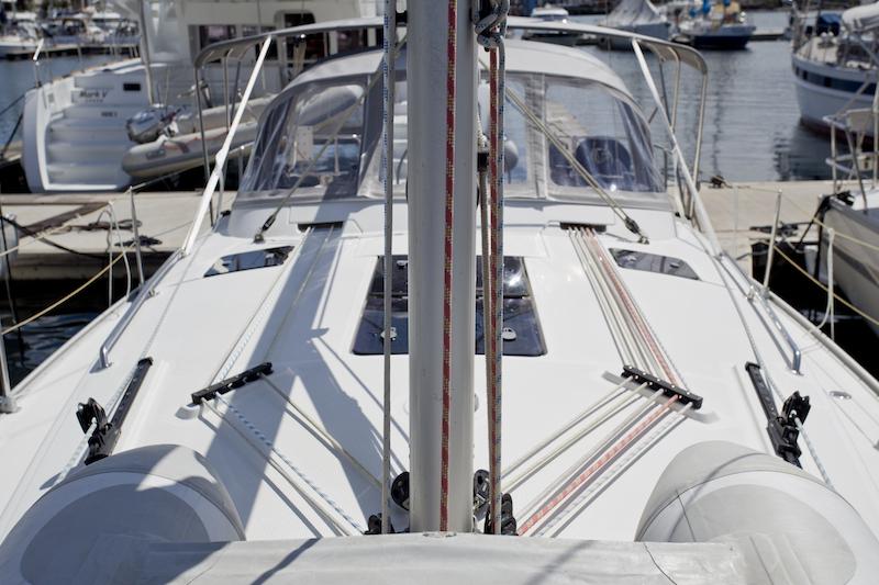 Book yachts online - sailboat - Bavaria 36 Cruiser - Mystic - rent