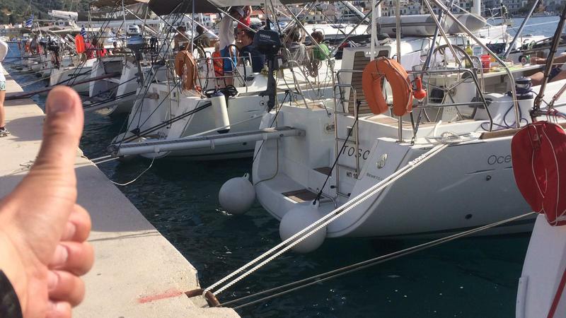 Book yachts online - sailboat - Beneteau Oceanis 40 - Tosca - rent