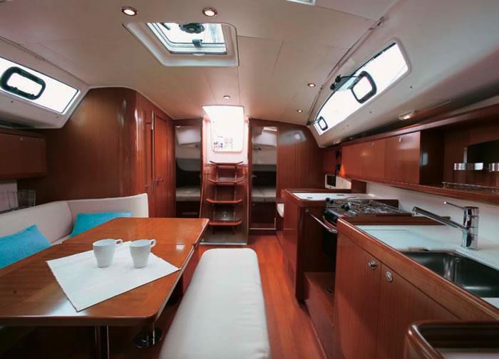 Book yachts online - sailboat - Beneteau Oceanis 40 - Tosca - rent