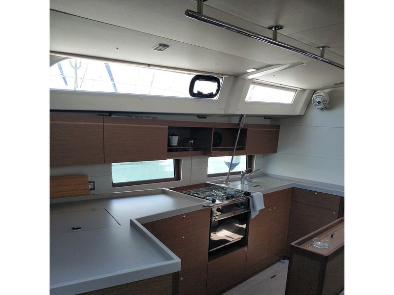 Book yachts online - sailboat - Beneteau Oceanis 46.1 - Buddy      -     Electric Heads  - rent