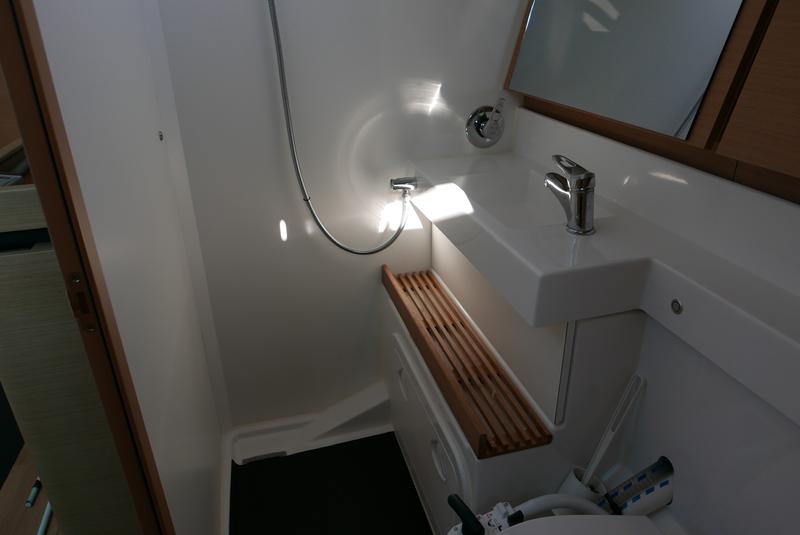 Book yachts online - sailboat - Sun Odyssey 440 - Frenetica - rent