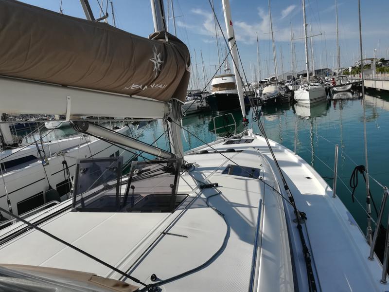 Book yachts online - sailboat - Sun Odyssey 440 - Frenetica - rent