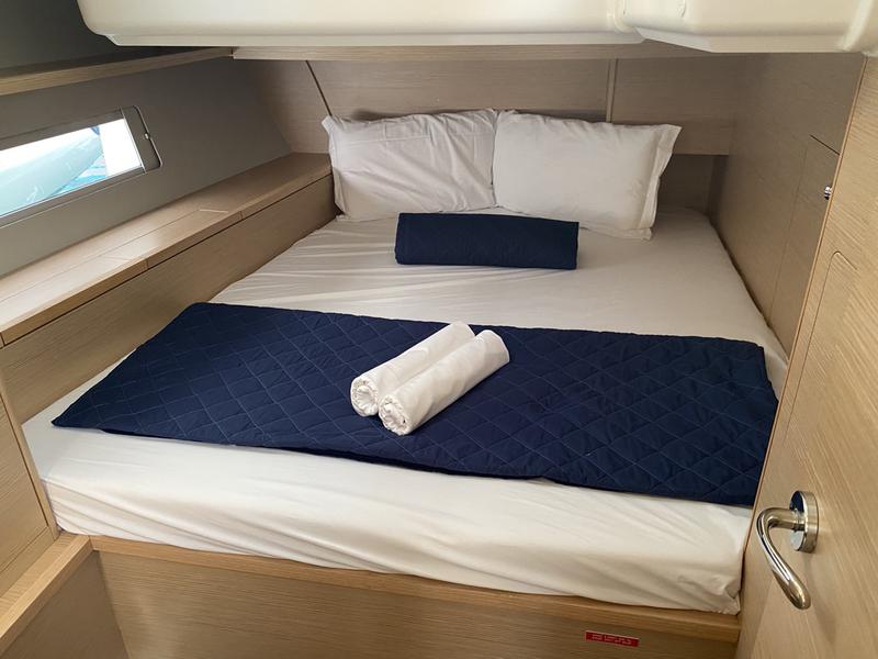 Book yachts online - sailboat - Dufour 470 - Virgo - rent