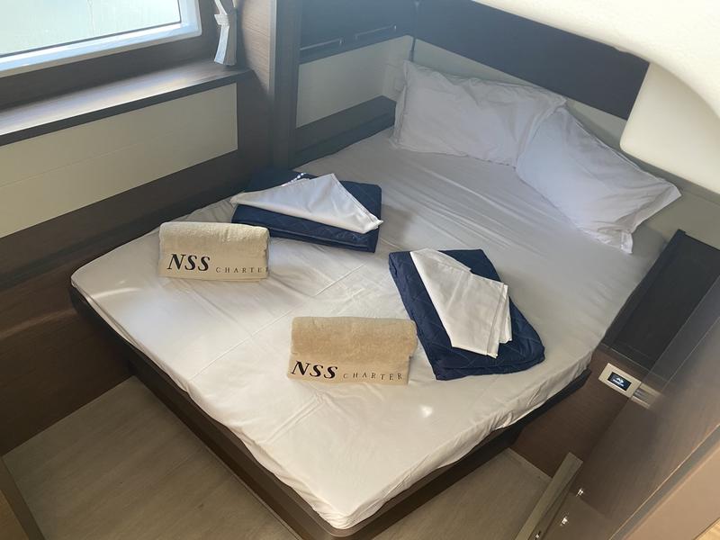 Book yachts online - catamaran - Lagoon 52F (5 cab) - Orsa Maggiore (AC, WM, Generator, Inverter, Tender Lift) - rent