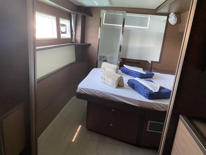 Book yachts online - catamaran - Lagoon 52F (5 cab) - Orsa Maggiore (AC, WM, Generator, Inverter, Tender Lift) - rent