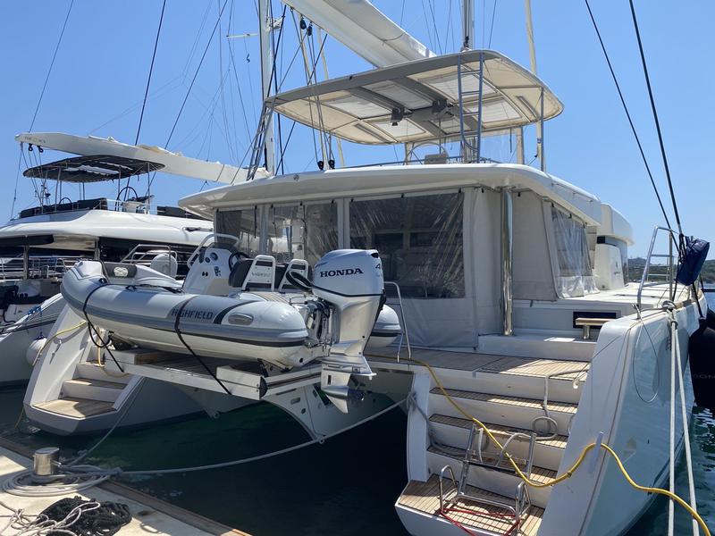 Book yachts online - catamaran - Lagoon 52F (5 cab) - Orsa Maggiore (AC, WM, Generator, Inverter, Tender Lift) - rent
