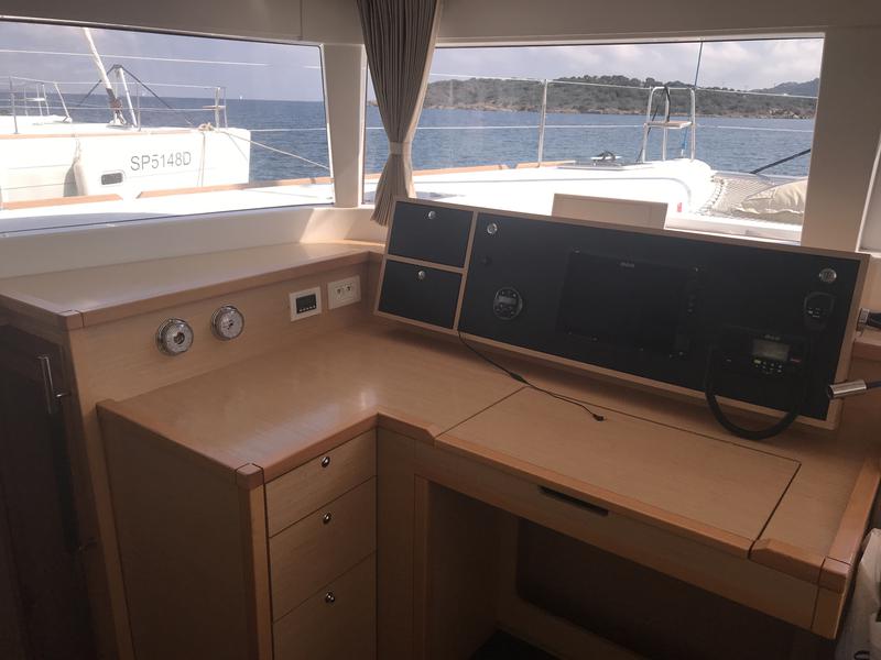 Book yachts online - catamaran - Lagoon 450 F - Kaus Australis (A/C, WM, Generator, Inverter) - rent