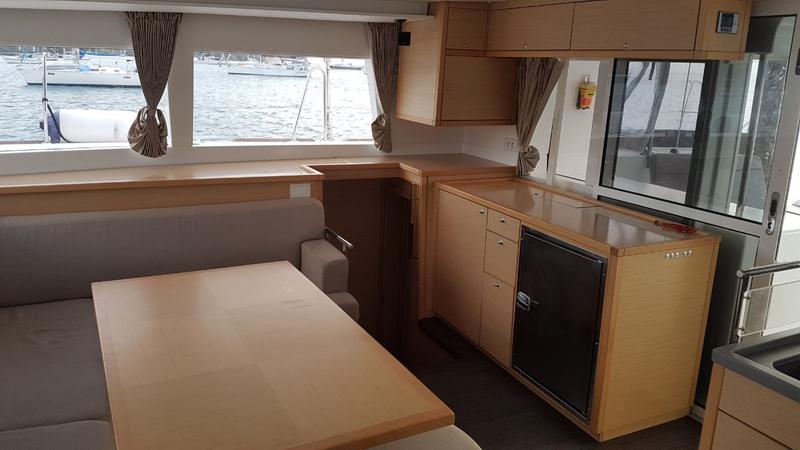 Book yachts online - catamaran - Lagoon 450 F - Kaus Australis (A/C, WM, Generator, Inverter) - rent