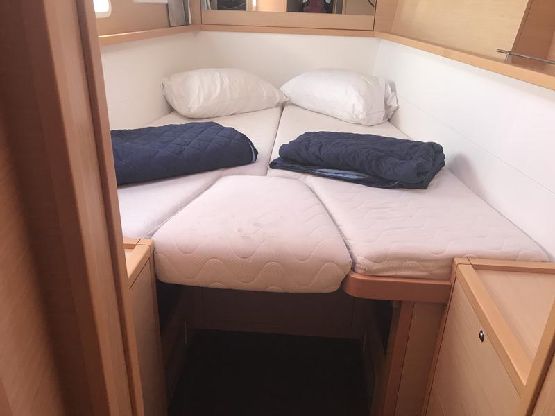 Book yachts online - catamaran - Lagoon 450 F - Kaus Australis (A/C, WM, Generator, Inverter) - rent